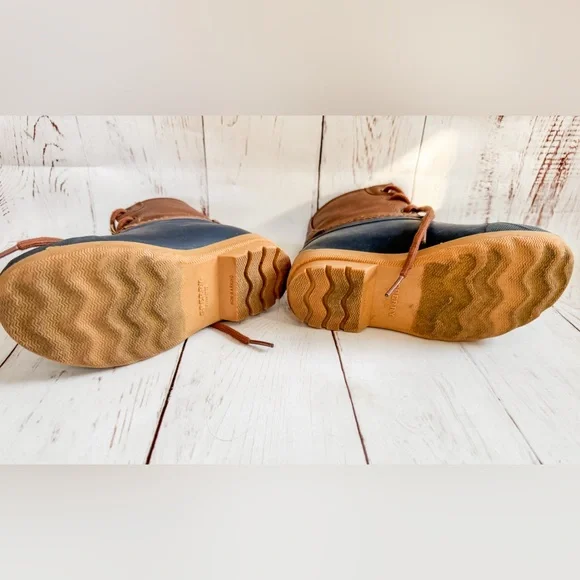 Sperry Boys Size 11M  Duck Boot Brown Leather with Blue waterproof bottom - Picture 4 of 7